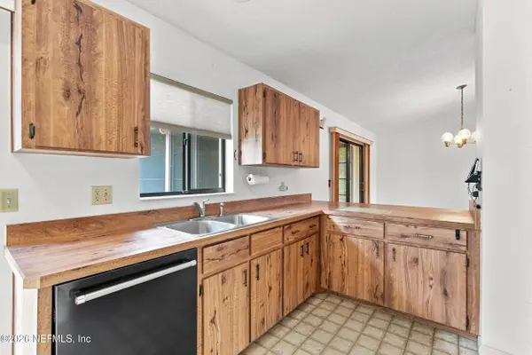 5 WHITE HALL DR, Palm Coast, FL 32164