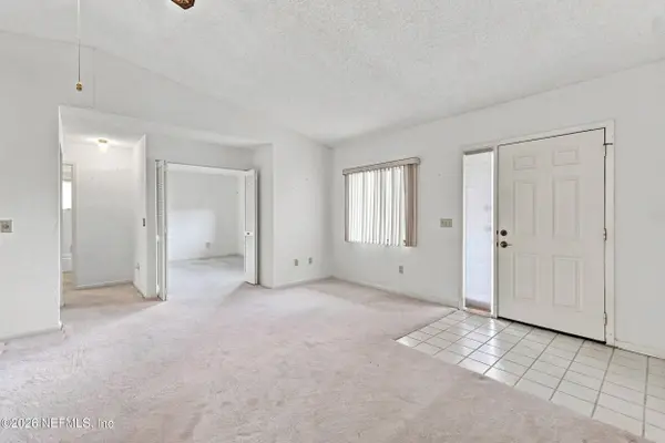 5 WHITE HALL DR, Palm Coast, FL 32164