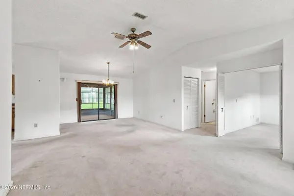 5 WHITE HALL DR, Palm Coast, FL 32164