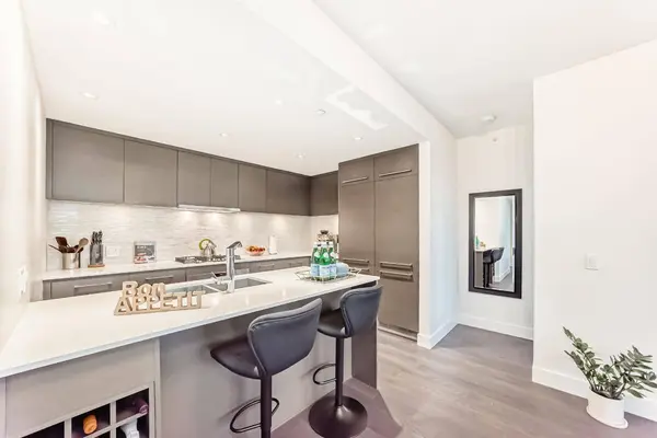 1025 5 AVE SW #1004, Calgary, AB T2P1N4