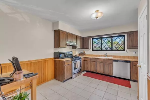 55 Dorchester Ct, Hillsborough Twp., NJ 08844