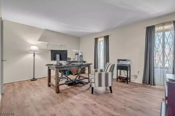 55 Dorchester Ct, Hillsborough Twp., NJ 08844