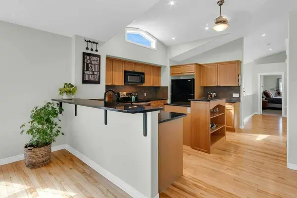 36 Rockyspring Rise NW, Calgary, AB T3G 5Z9