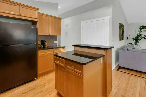 36 Rockyspring Rise NW, Calgary, AB T3G 5Z9