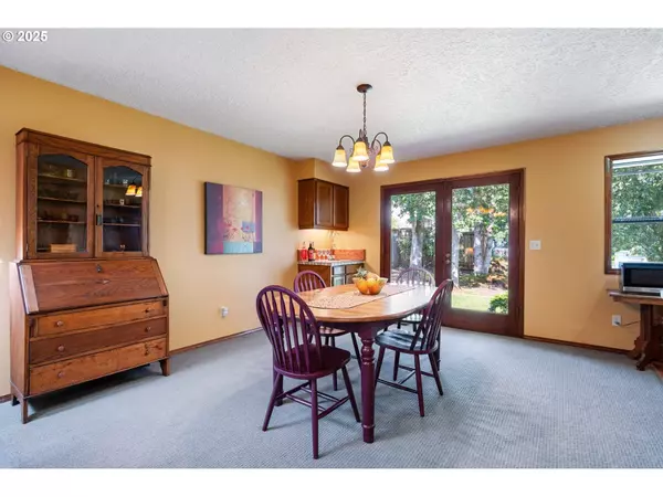 1395 BEVERLY DR, Gladstone, OR 97027