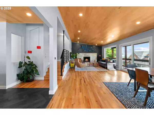 4362 SW WASHOUGA AVE, Portland, OR 97239