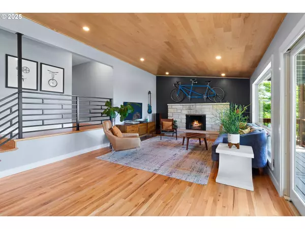 4362 SW WASHOUGA AVE, Portland, OR 97239