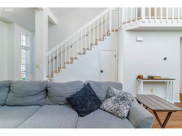 4136 SE OAK ST, Hillsboro, OR 97123