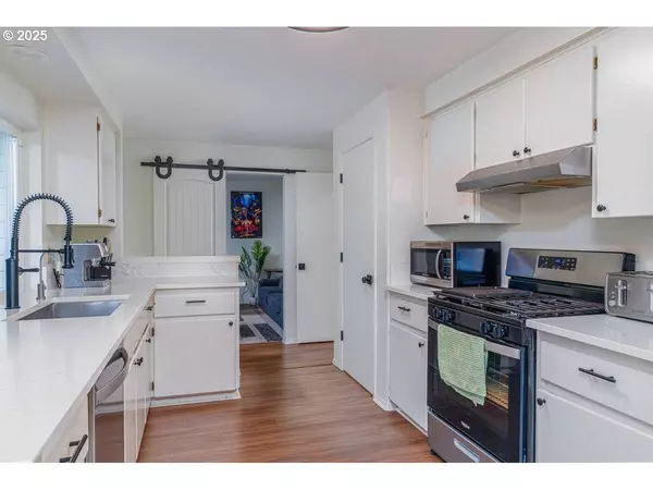 4136 SE OAK ST, Hillsboro, OR 97123