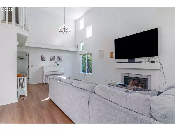 4136 SE OAK ST, Hillsboro, OR 97123