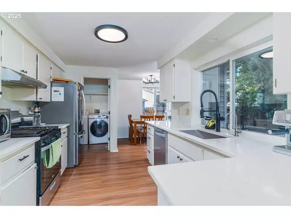 4136 SE OAK ST, Hillsboro, OR 97123