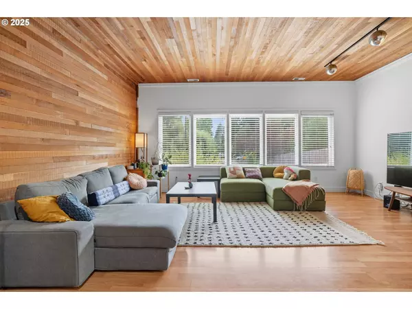 1389 SW TAYLORS FERRY CT, Portland, OR 97219