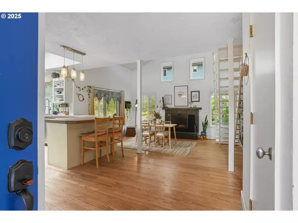 1389 SW TAYLORS FERRY CT, Portland, OR 97219