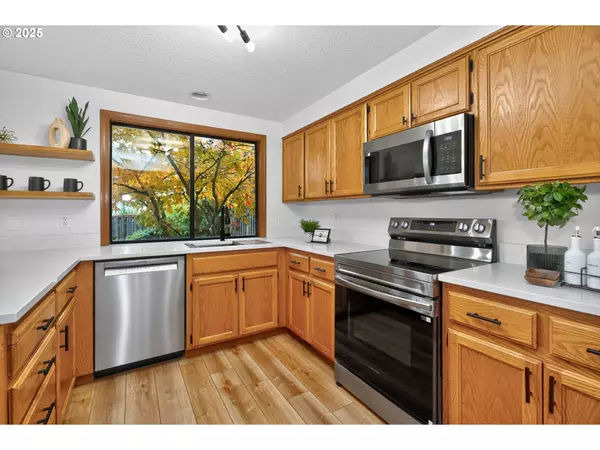 16629 NW CHARLAIS ST, Beaverton, OR 97006