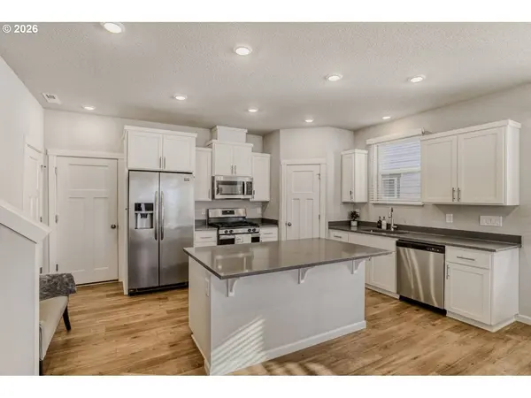 8465 SE CRABAPPLE ST, Hillsboro, OR 97123