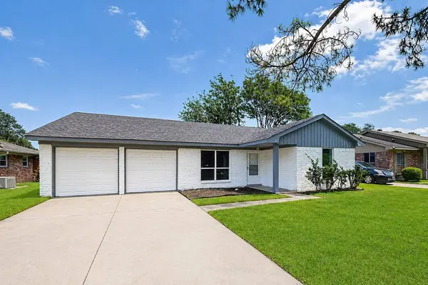12614 Hunting Brook DR, Houston, TX 77099