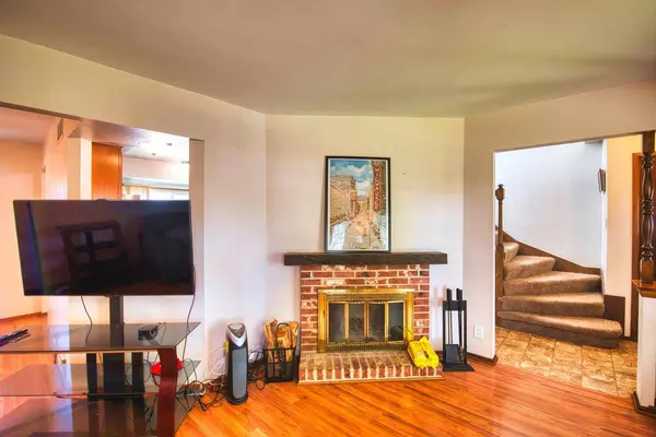 1362 S 91st STREET, West Allis, WI 53214