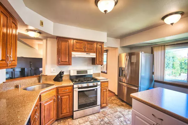 1362 S 91st STREET, West Allis, WI 53214