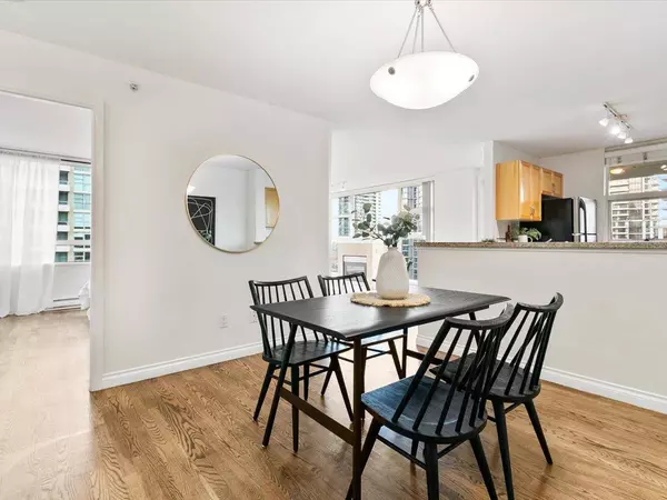 4388 Buchanan ST #1804, Burnaby, BC V5C 6R8