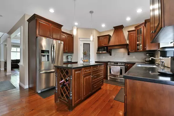 2990 Whistle DR, Abbotsford, BC V4X 2R8