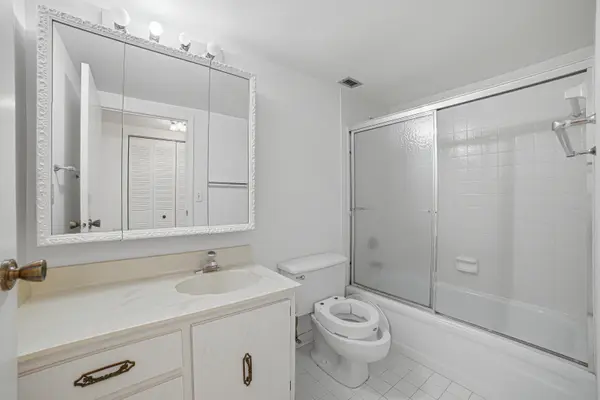 600 Three Island Blvd #121 #121, Hallandale Beach, FL 33009-2842