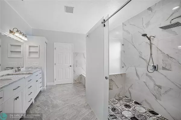 13105 Raymond Dr, Loxahatchee, FL 33470