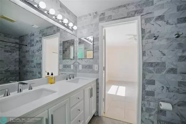 13105 Raymond Dr, Loxahatchee, FL 33470