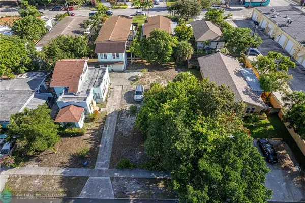 627 Valley Forge Rd, West Palm Beach, FL 33405