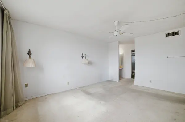 2861 NW 47th TER #305b, Lauderdale Lakes, FL 33313