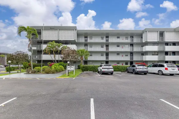 2861 NW 47th TER #305b, Lauderdale Lakes, FL 33313