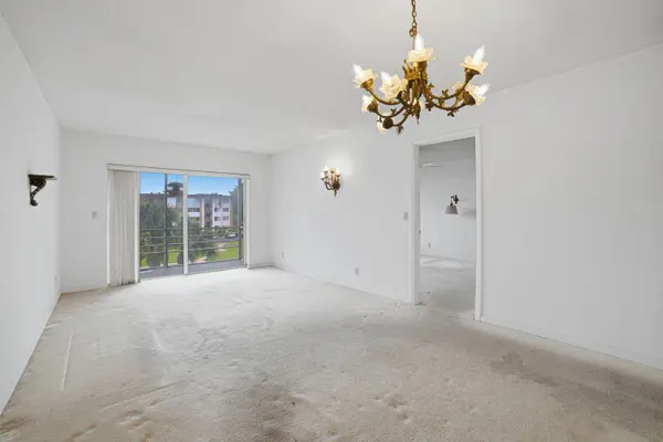 2861 NW 47th TER #305b, Lauderdale Lakes, FL 33313