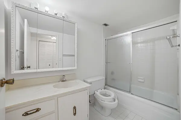 600 Three Island Blvd #121, Hallandale Beach, FL 33009-2842