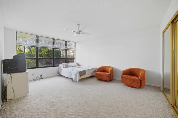 600 Three Island Blvd #121, Hallandale Beach, FL 33009-2842