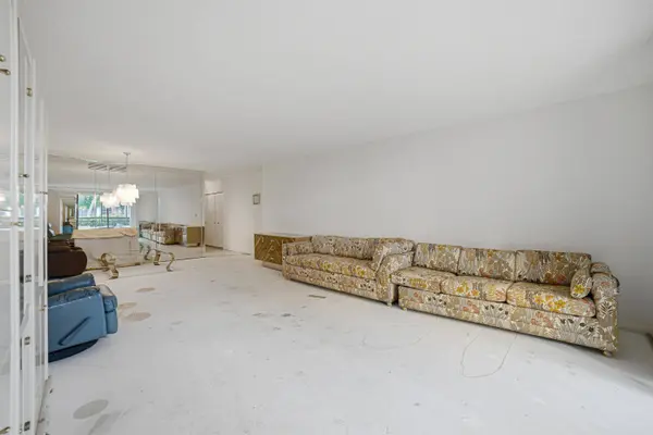 600 Three Islands BLVD #121, Hallandale Beach, FL 33009