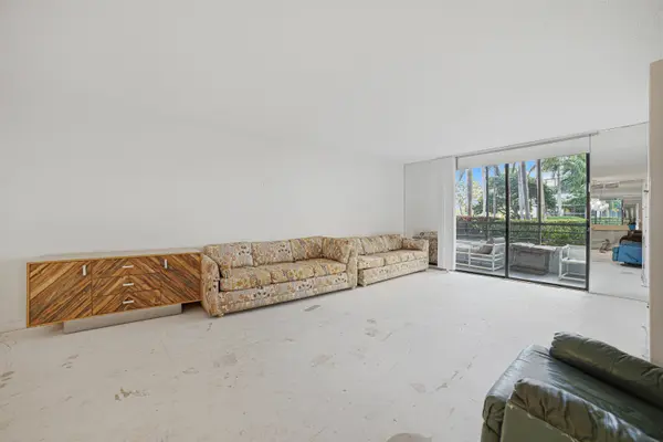 600 Three Islands BLVD #121, Hallandale Beach, FL 33009