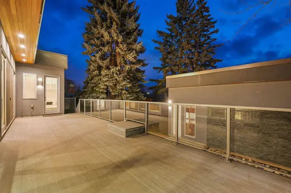 1512 21A ST NW, Calgary, AB T2N 2M6