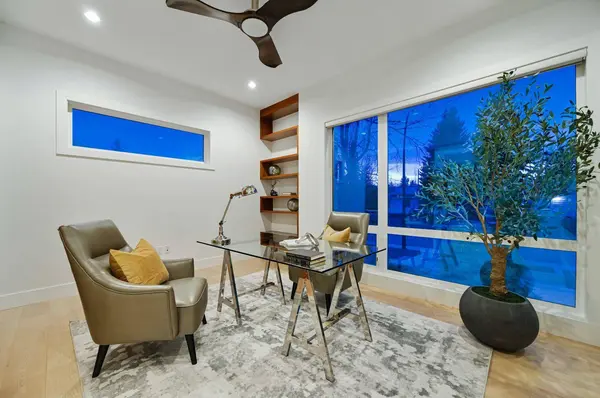 1512 21A ST NW, Calgary, AB T2N 2M6