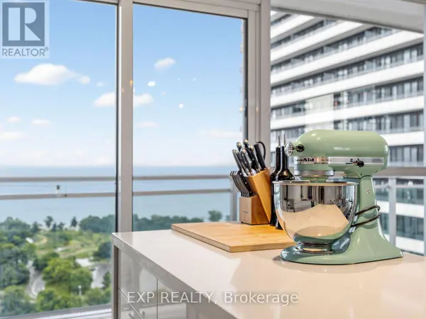 33 Shore Breeze DR #1910, Toronto (mimico), ON M8V0G1