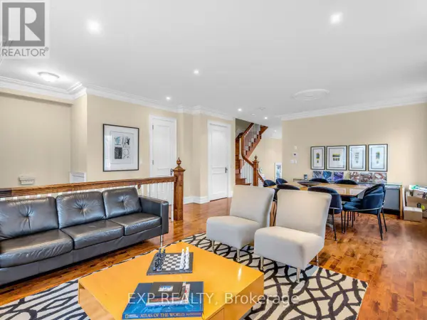 241 POPLAR PLAINS STREET, Toronto (casa Loma), ON M4V2N8