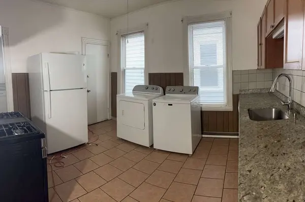 427 Winthrop St #1, Winthrop, MA 02152