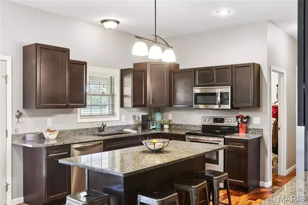 15556 Old State RD, Carlyle, IL 62231