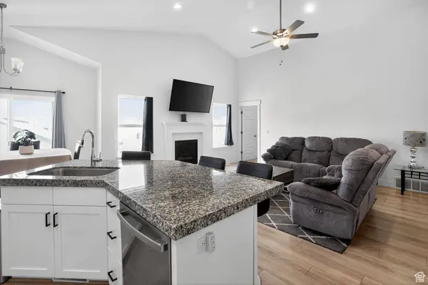 4673 E GOLDEN MEADOW XING, Eagle Mountain, UT 84005