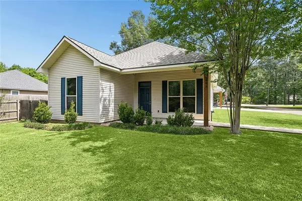 1605 LABARRE ST, Mandeville, LA 70448