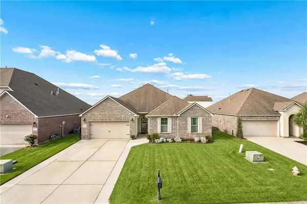 664 LAKESHORE VILLAGE DR, Slidell, LA 70461