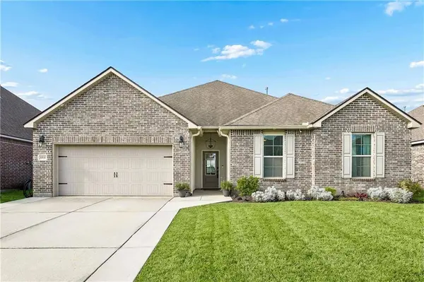 664 LAKESHORE VILLAGE DR, Slidell, LA 70461