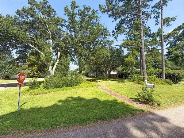 113 WALNUT ST, Mandeville, LA 70471