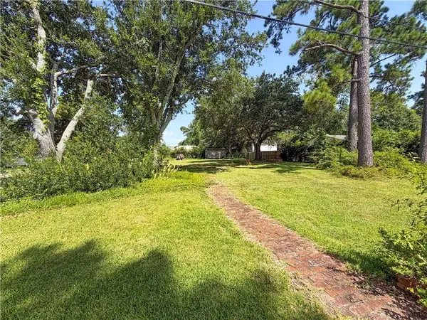 113 WALNUT ST, Mandeville, LA 70471