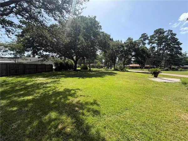 113 WALNUT ST, Mandeville, LA 70471