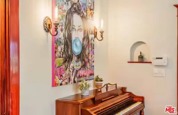 4253 Fountain Ave, Los Angeles, CA 90029