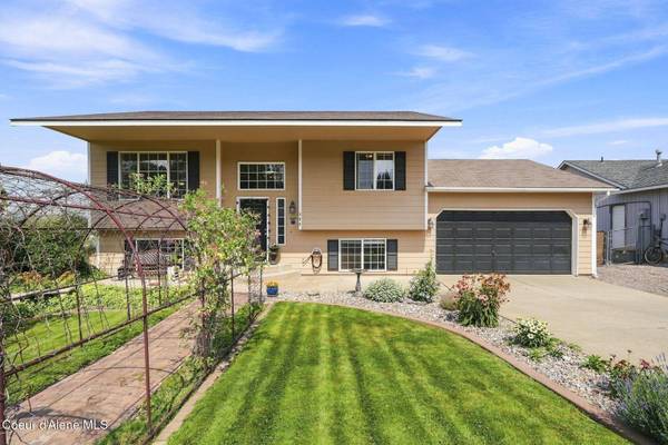 460 W Bridle LN, Post Falls, ID 83854